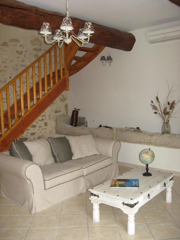 Mas Du Puits Bed & Breakfast Courthezon Room photo
